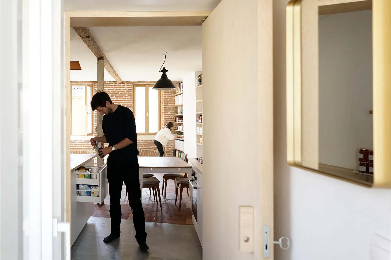 République — Vue depuis l’entrée vers le séjour et la salle à manger